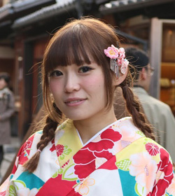 副所長 有馬華香(きゃりはる)